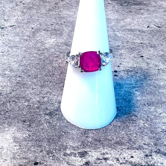 Ring Bomb Party Ring, NWOT, Size 6 red stone - Picture 2 of 6